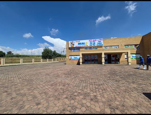 526M² WAREHOUSE TO LET IN BOLTONIA